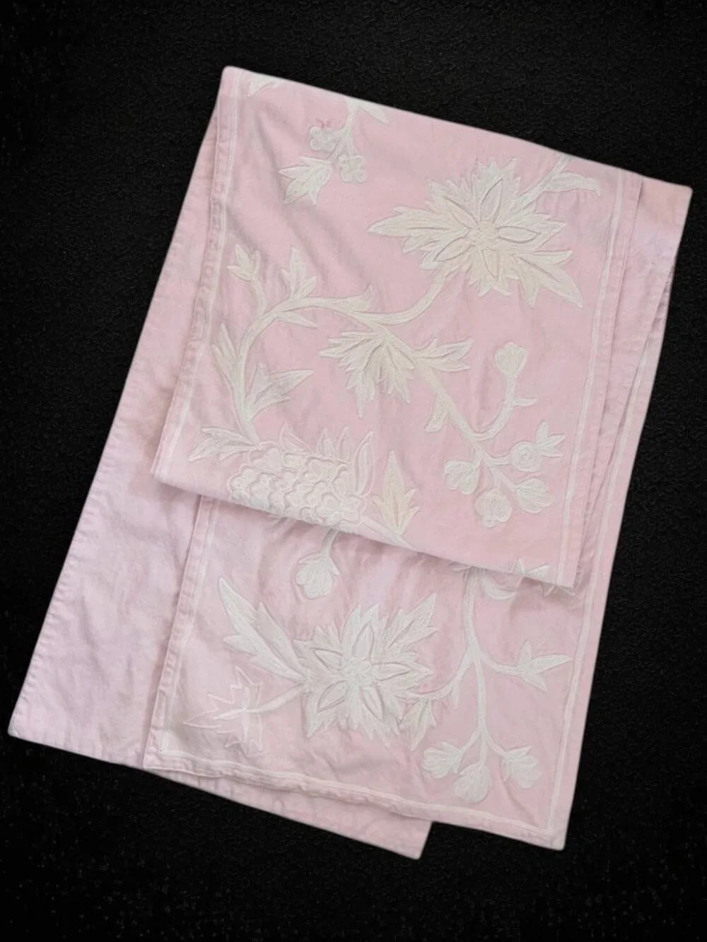 Williams Sonoma Pink Embroidered Floral Table Runner Cottagecore Decor 16